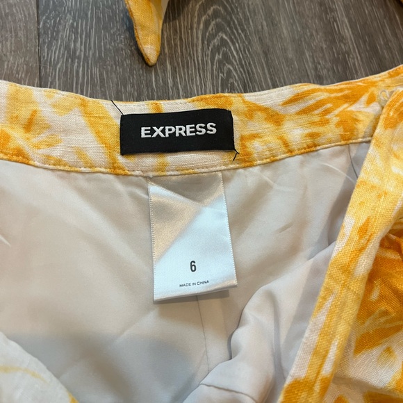 Express Yellow and White Floral Linen Vacation Set - Picture 4 of 6